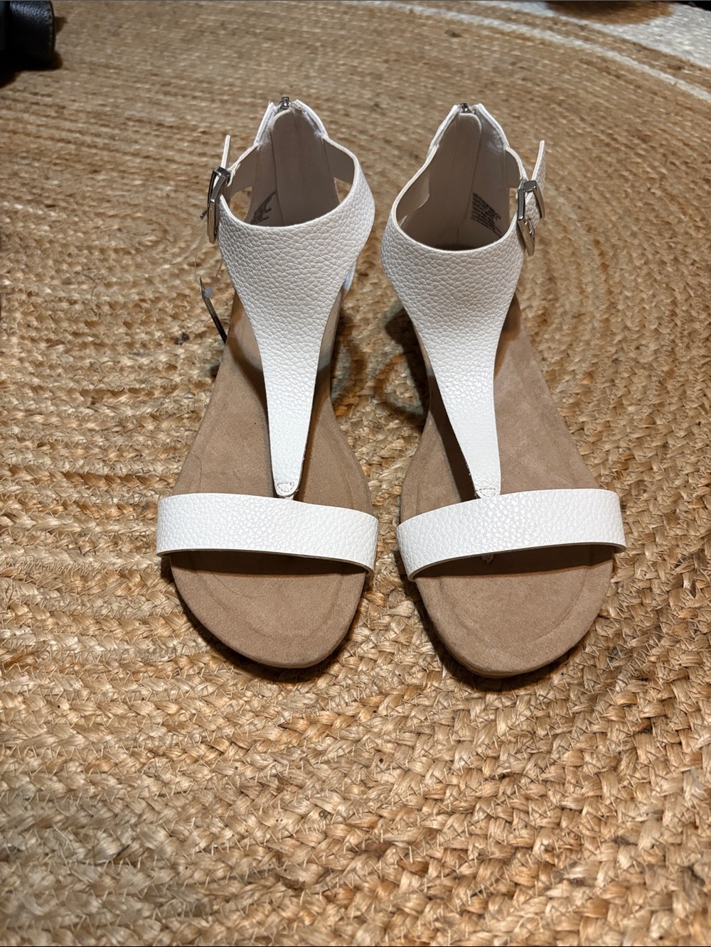 Kenneth Cole White T-Strap Sandals with Tan Footbed